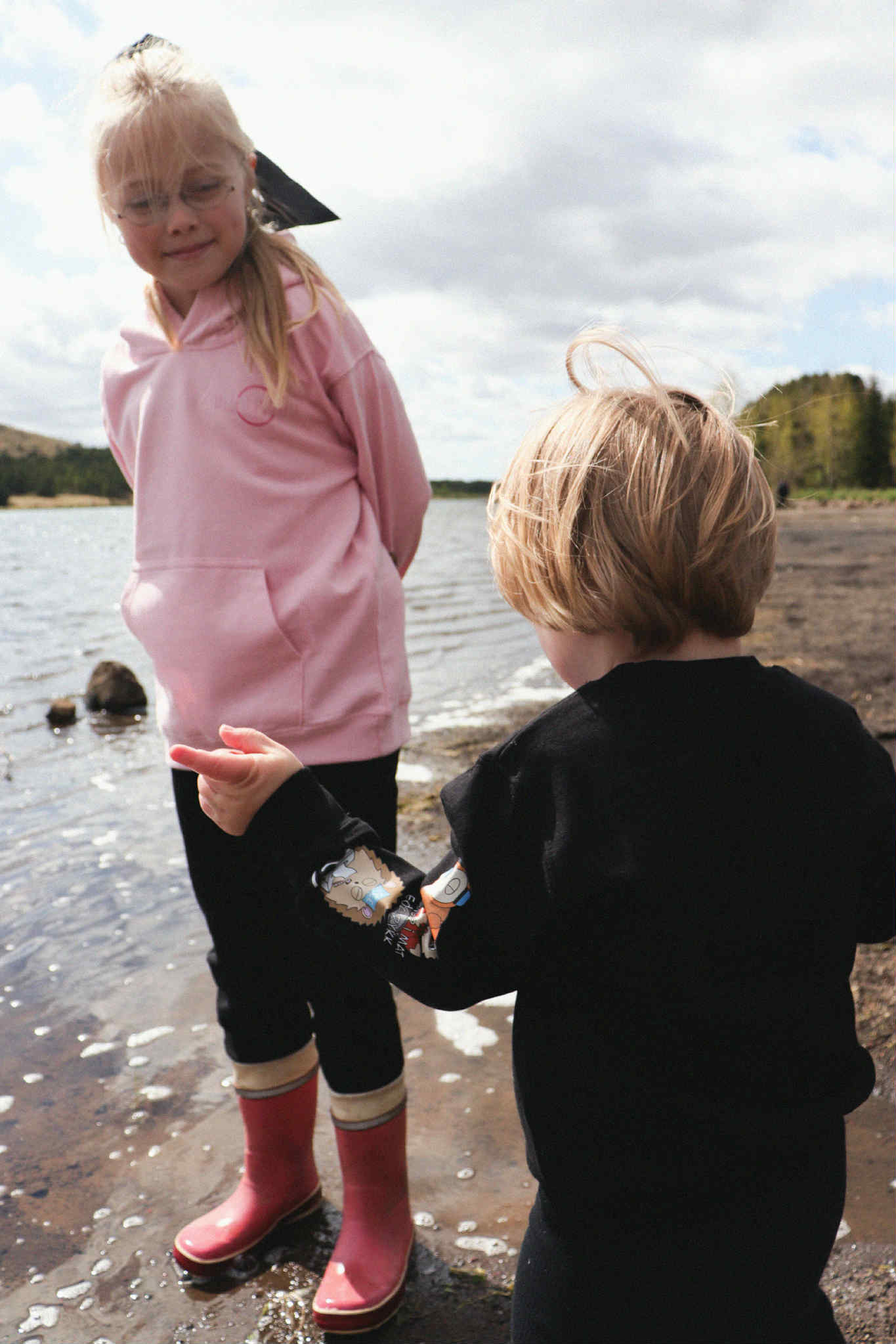 Samskiptapeysa með hettu - Bleik